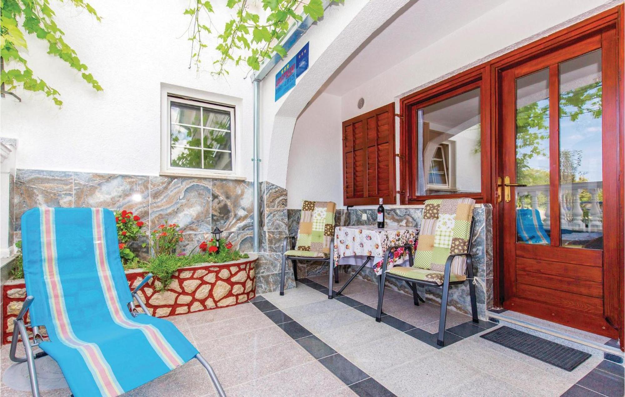 Stunning Apartment In Crikvenica With Kitchen Exterior foto